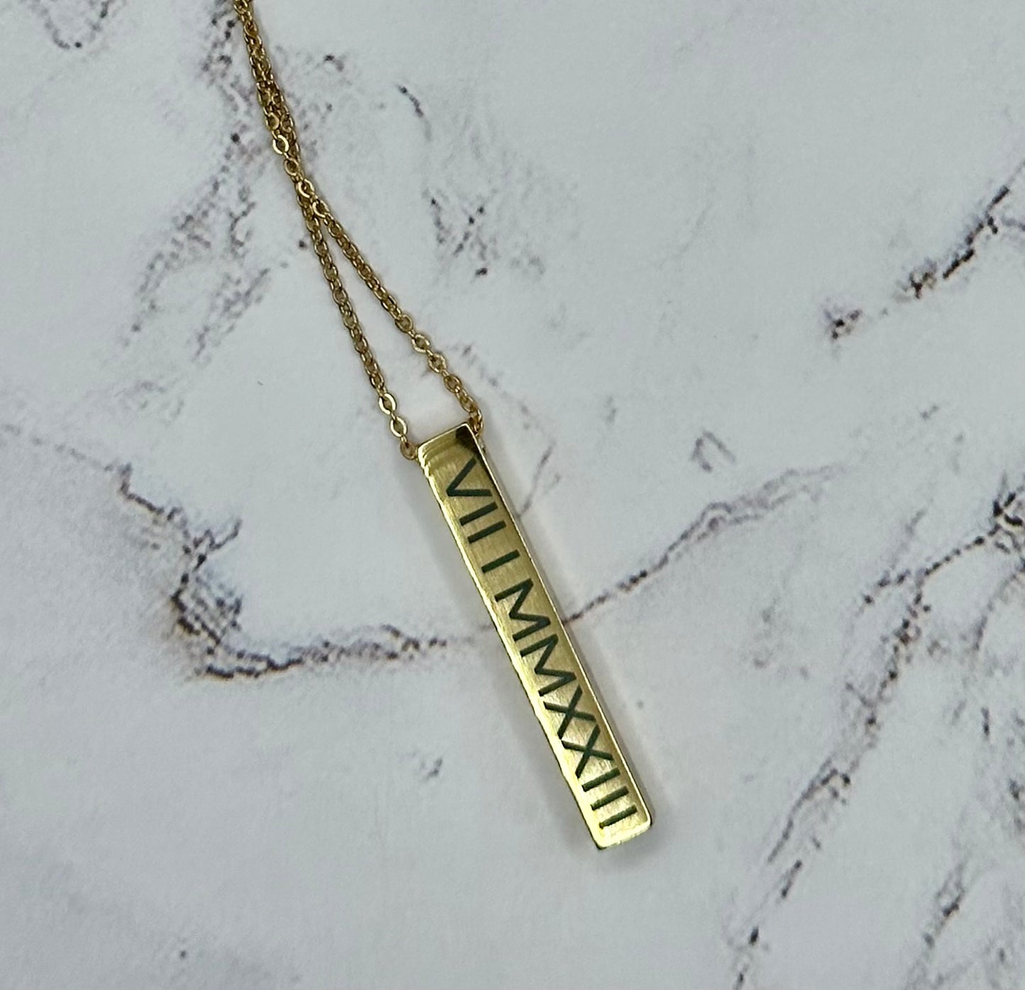 4-Sided Vertical Bar Necklace (18K Gold Coating)