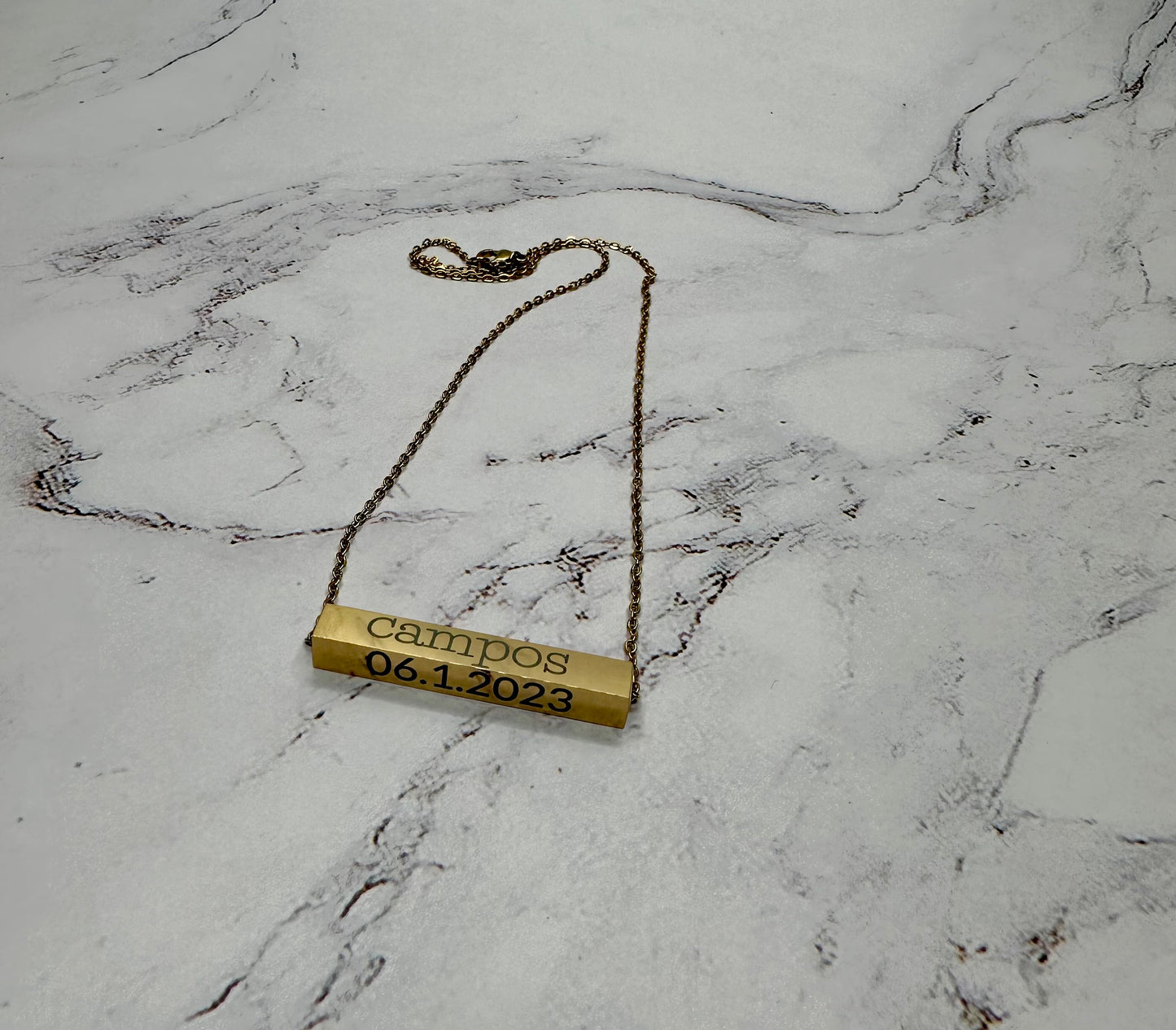 4-Sided Horizontal Bar Necklace (18K Gold Coating)