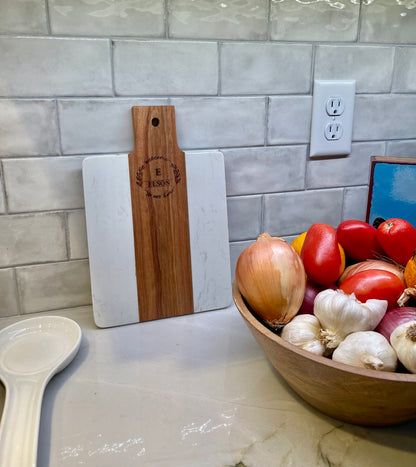 The perfect marble and wood customized cutting board