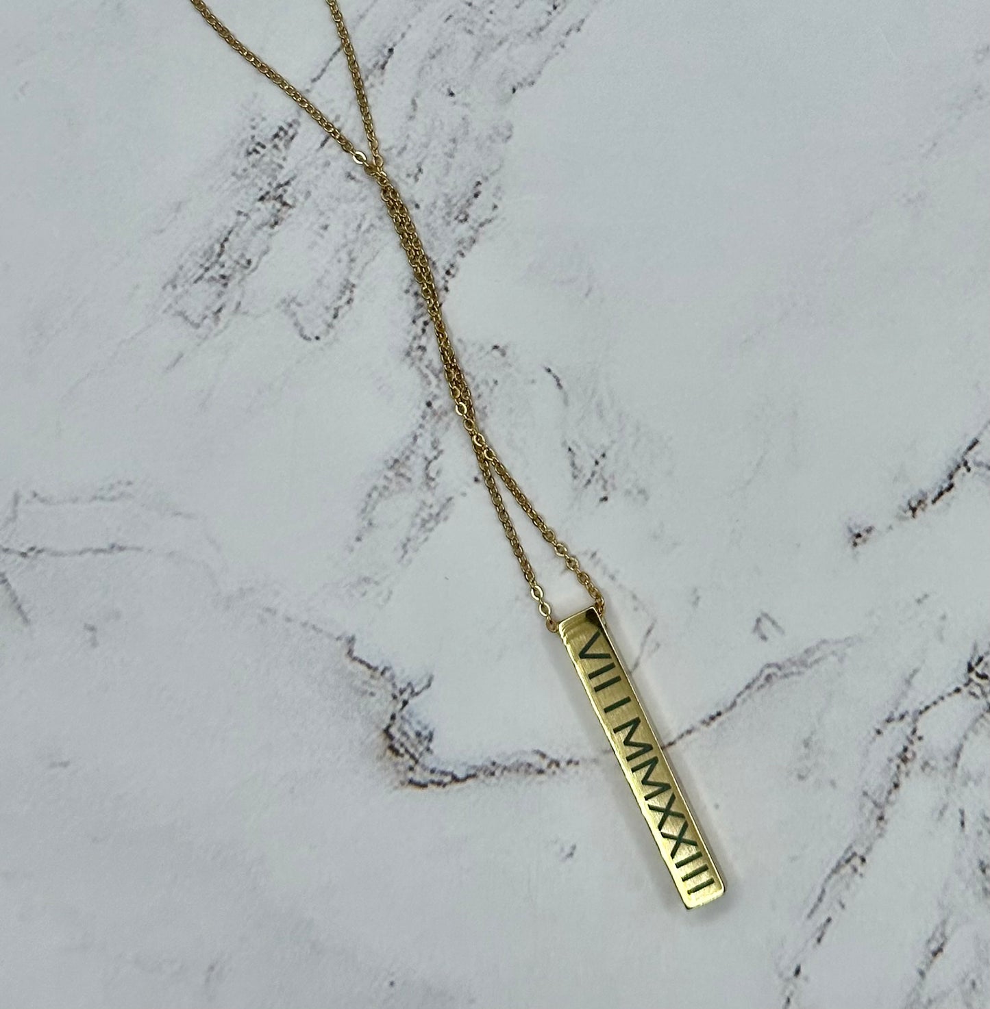 4-Sided Vertical Bar Necklace (18K Gold Coating)